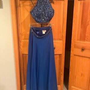 Elegant Blue Beaded Two-Piece Prom Dress